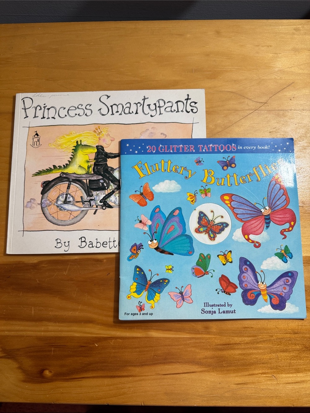 🌈2/$8  2-Book Bundle Kids Softcover Books
